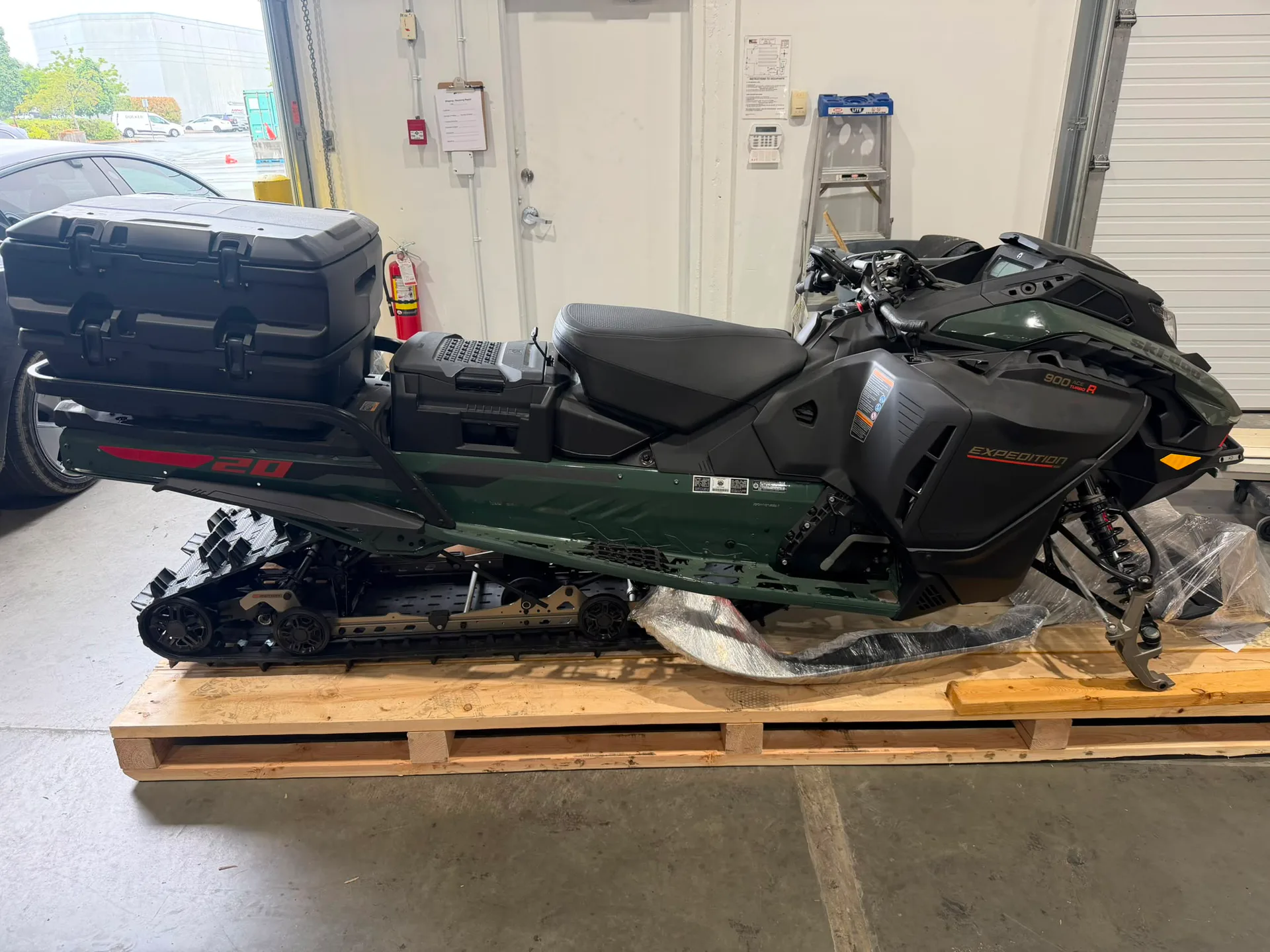 2026 Ski-Doo Expedition SE 900 ACE Turbo R