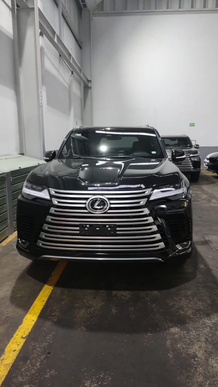2025 Lexus LX700H