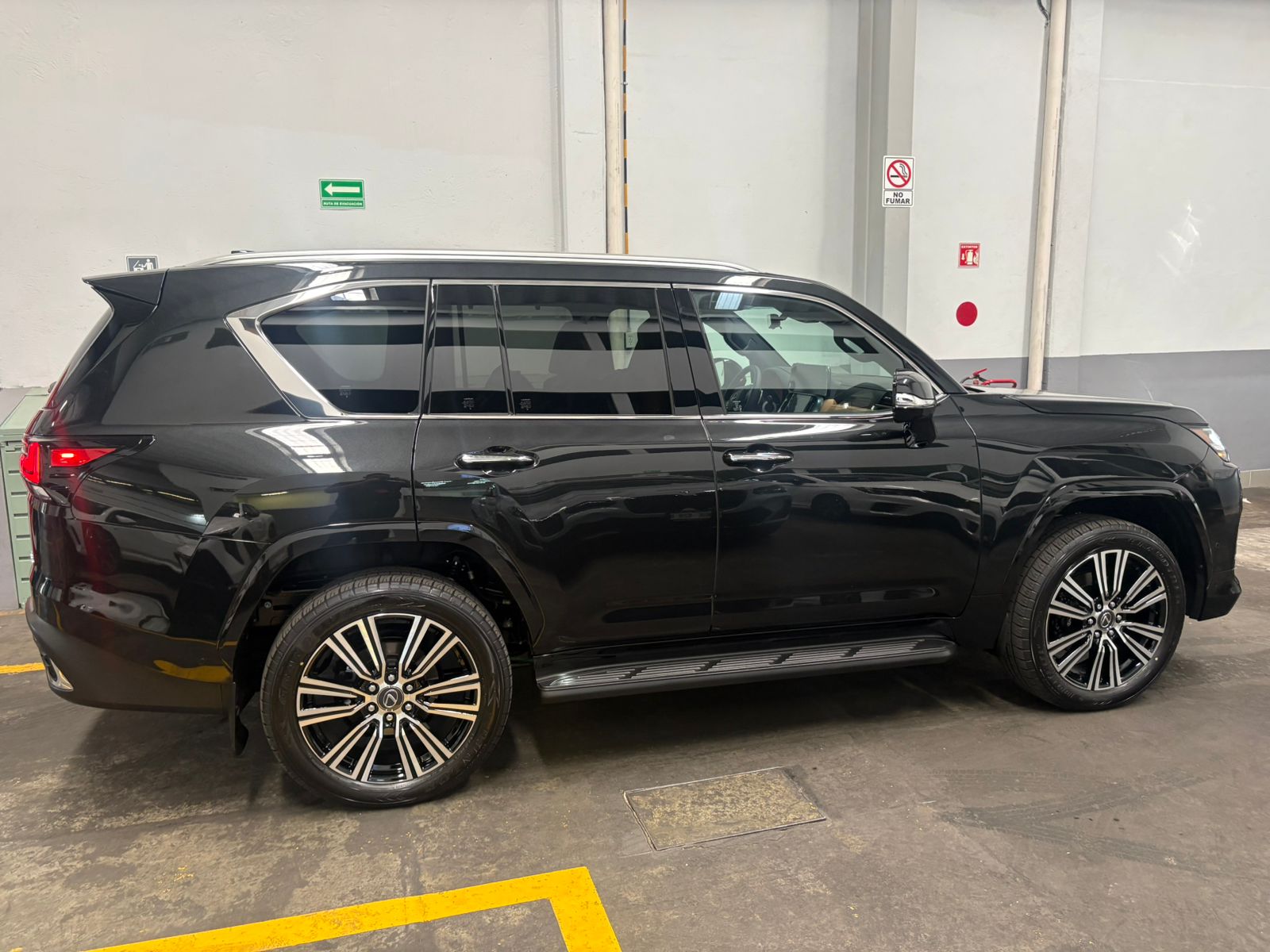 2026 Lexus LX700H
