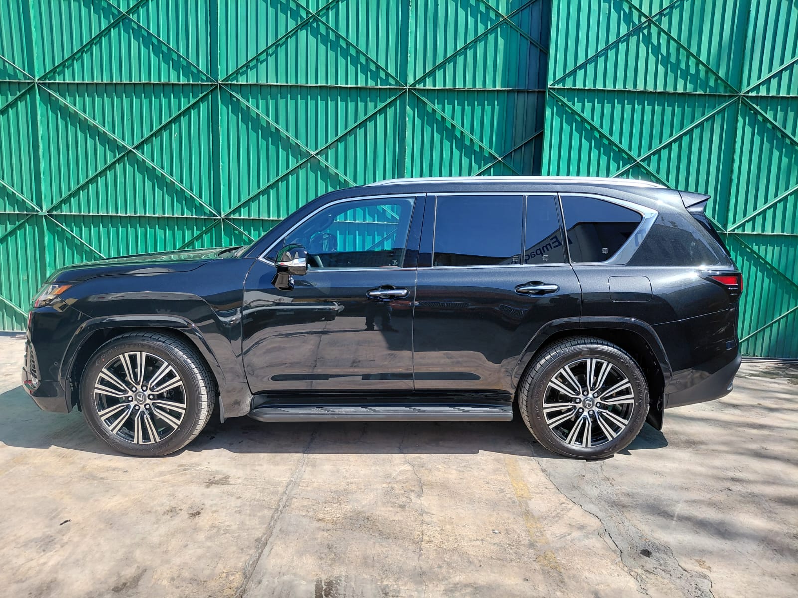 2026 Lexus LX700H - Photo 1